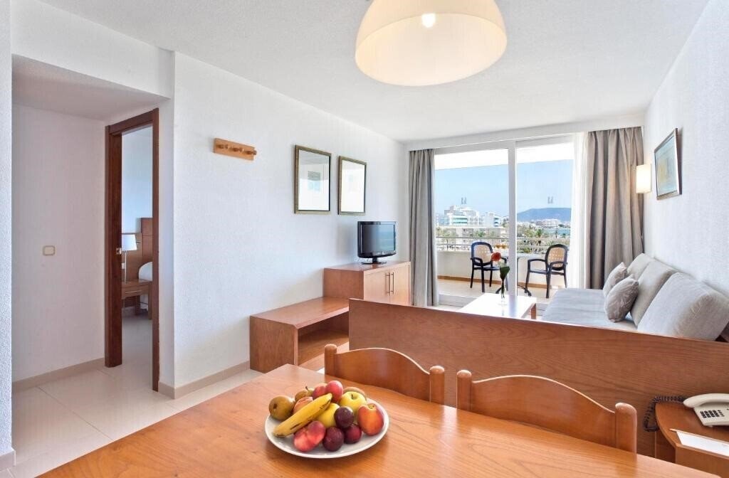 Hipotels Mercedes Aparthotel 4* фотосуреті