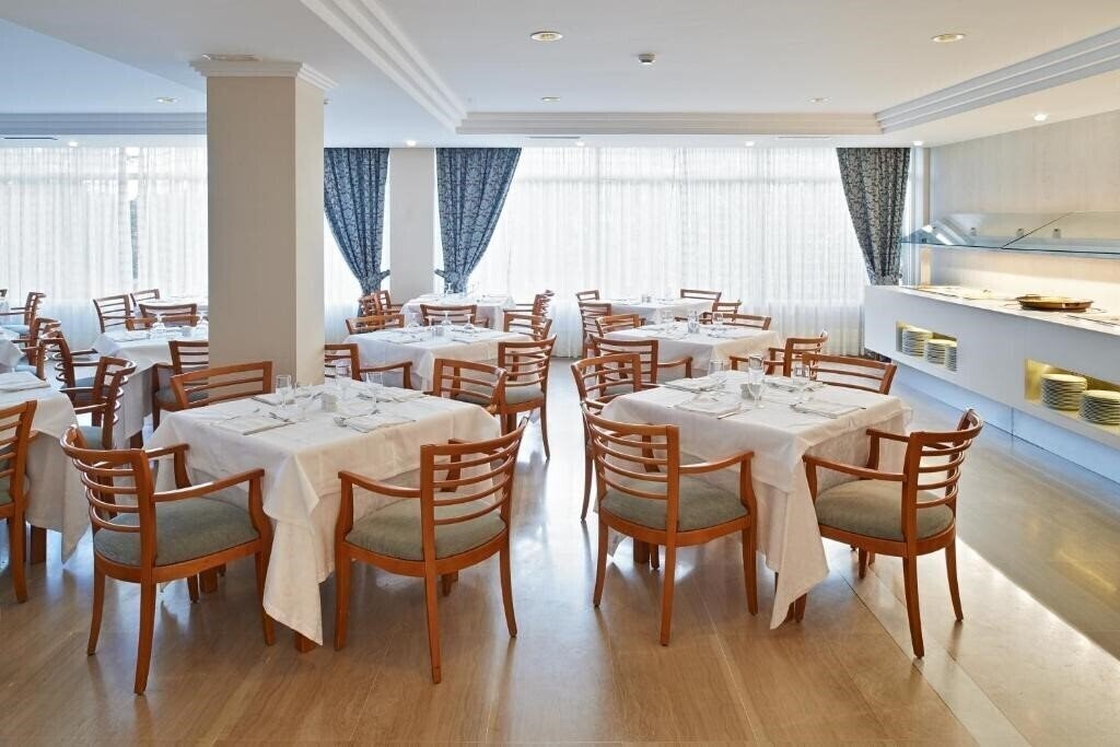 Hipotels Mercedes Aparthotel 4* суреті