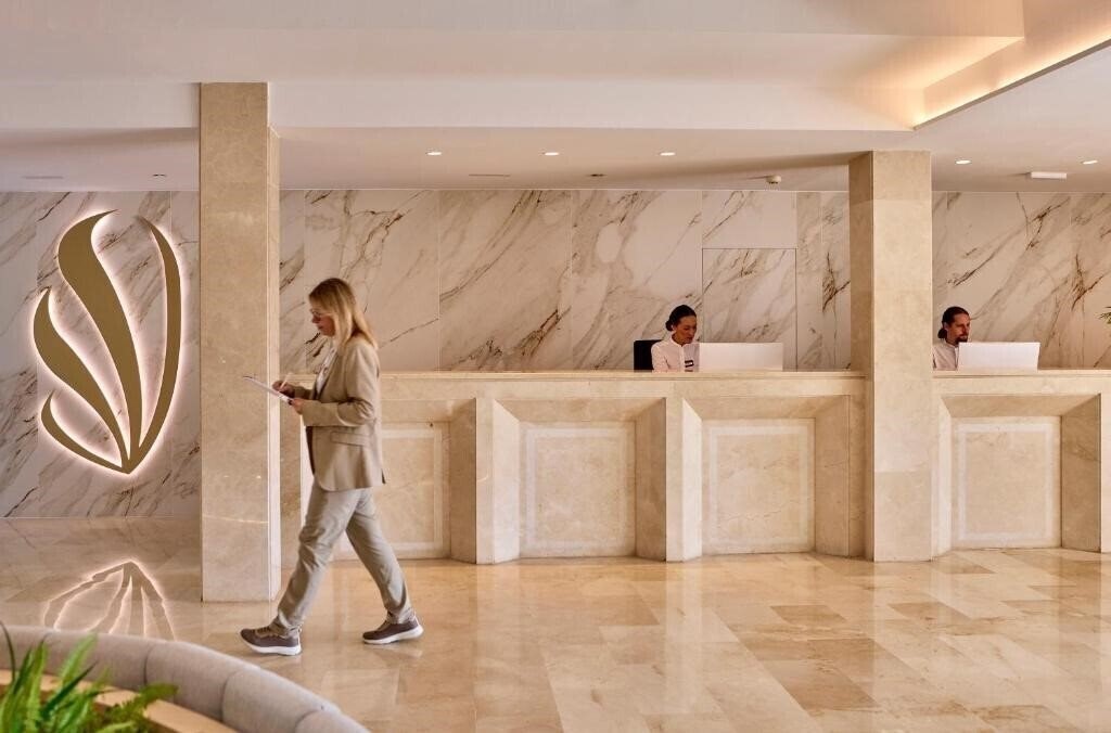 Universal Grand Leon & Spa 5* суреті