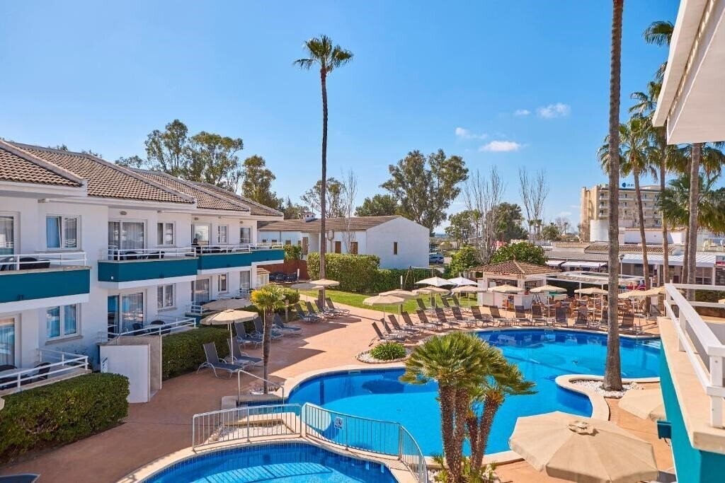 Universal Aparthotel Elisa 4* қонақ үйі