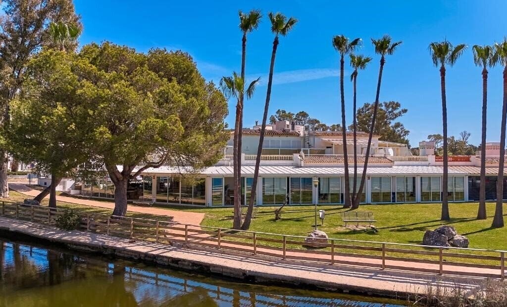 Universal Aparthotel Elisa 4* суреті