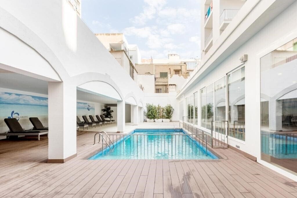 Planet One 3* суреті