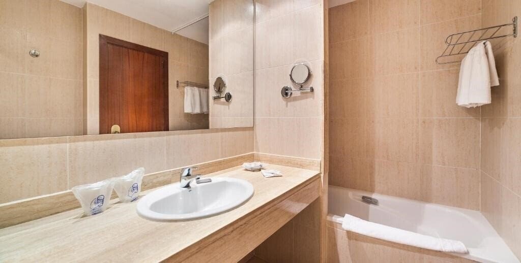 Bakour Garbi Cala Millor (ex. Garbi Cala Millor) 4* суреті