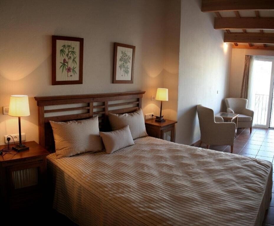 Hotel Es Mercadal 3* фотосуреті
