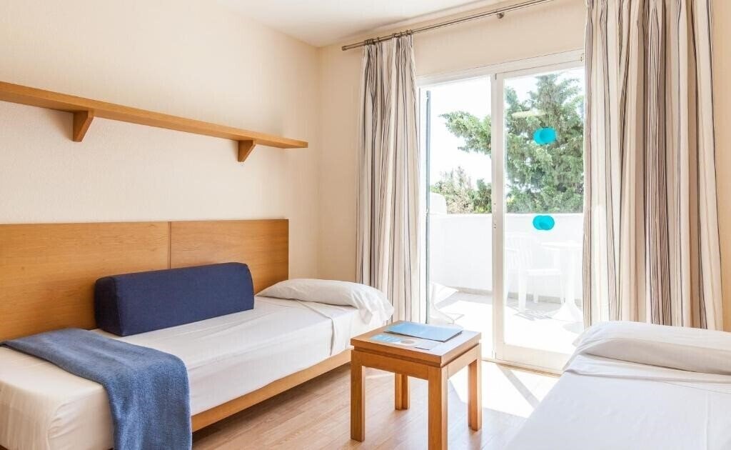 Фото Club Martha's Aparthotel 3*