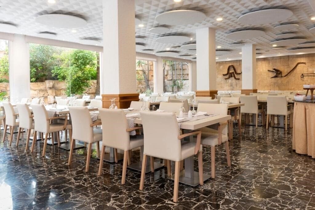 Valentin Reina Paguera 4* суреті