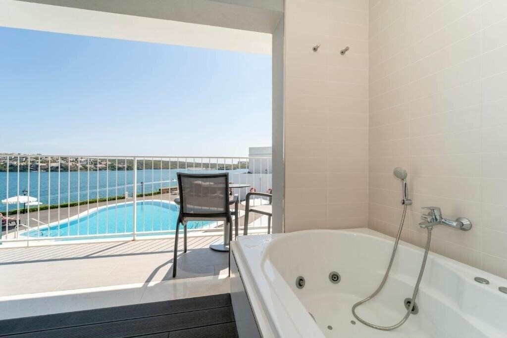 Фото Artiem Carlos 4*