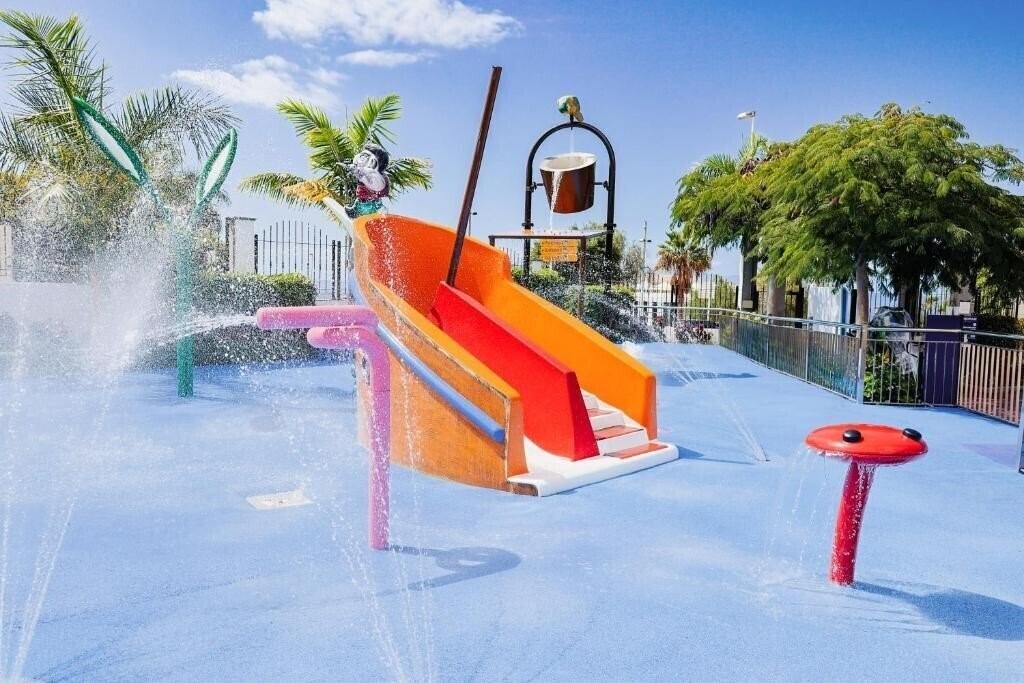 Фото Be Live Family Costa Los Gigantes (ex. Luabay Costa Los Gigantes) 4*