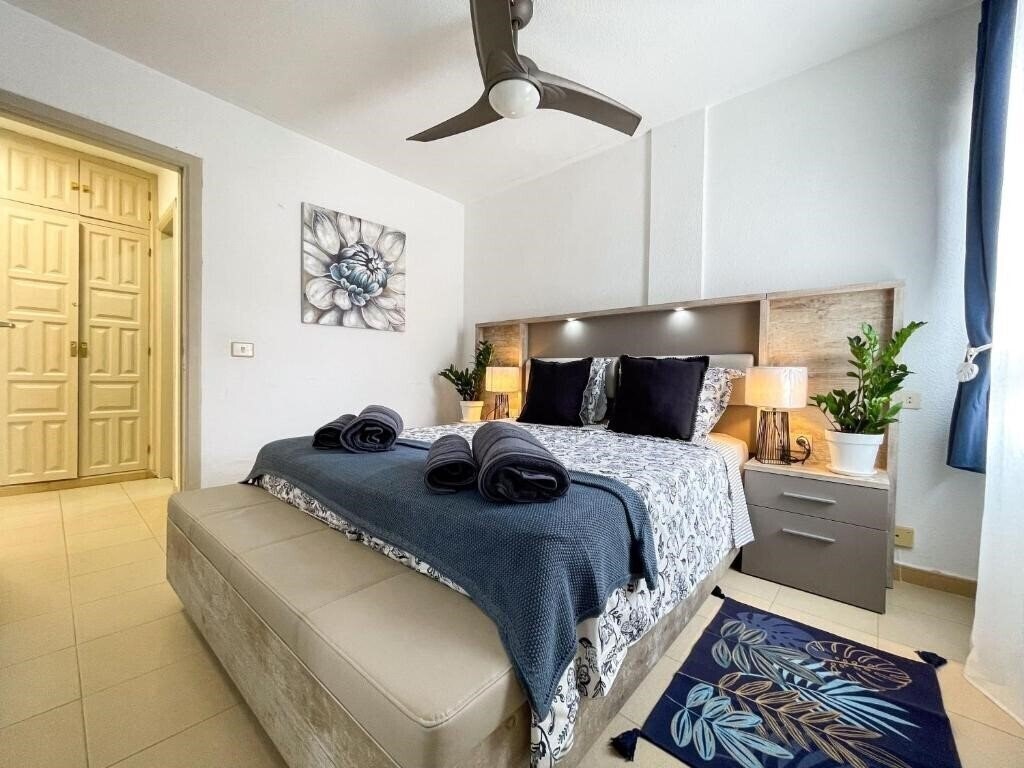 Фото Alondras Park Apts 2*