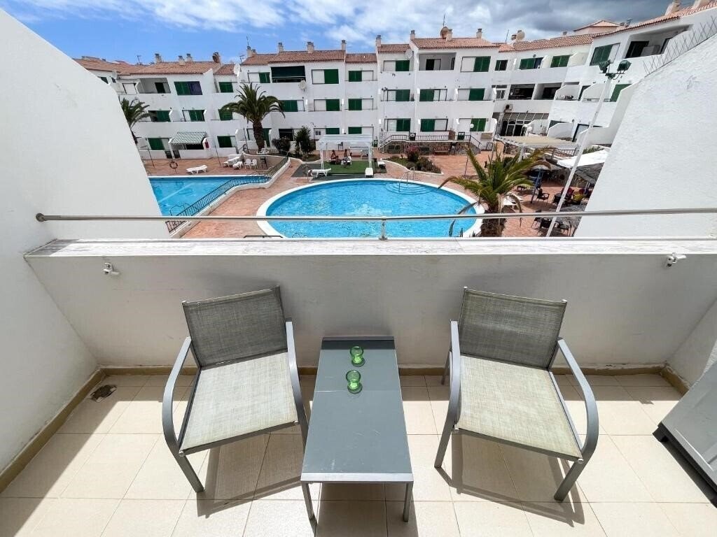 Alondras Park Apts 2* фотосуреті