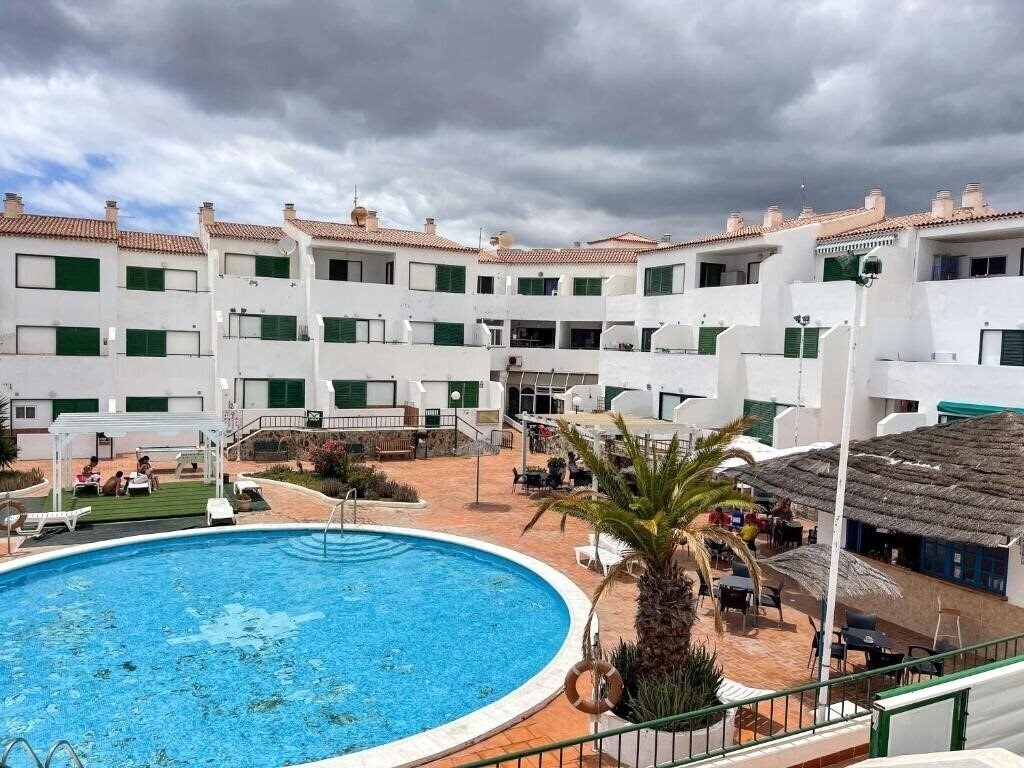 Alondras Park Apts 2* суреті