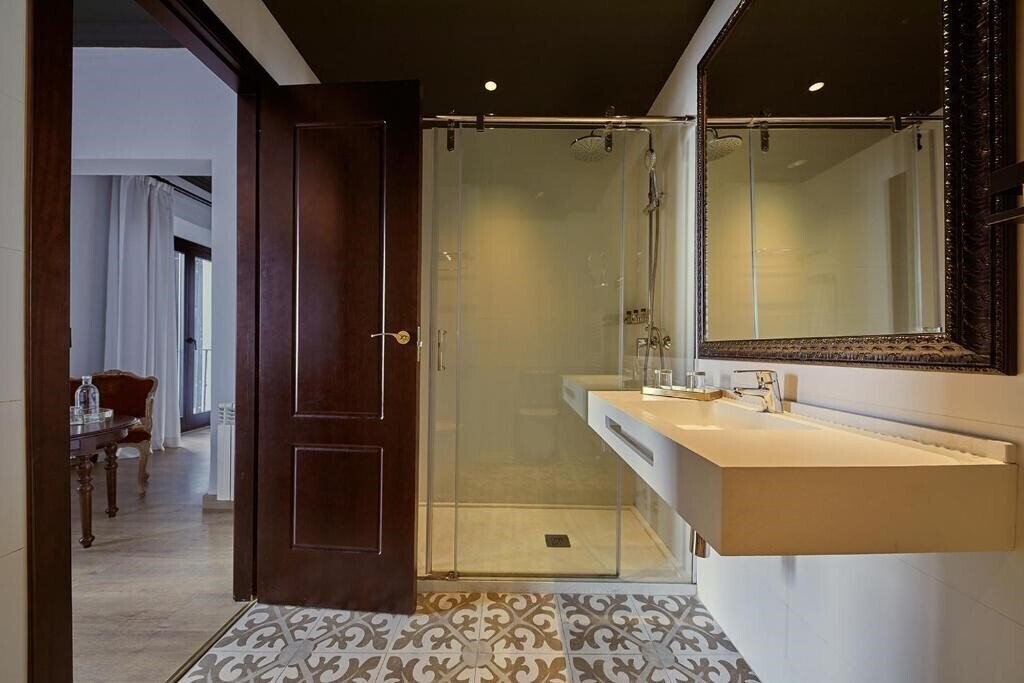 Изображение Born 4*