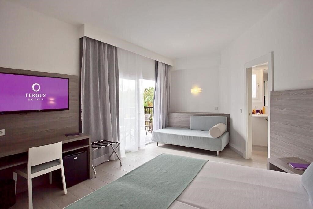 Фото Fergus Bermudas 4*