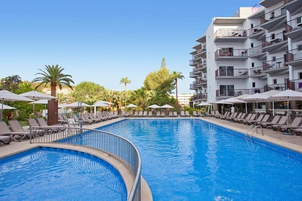 Фотография Fergus Bermudas 4*