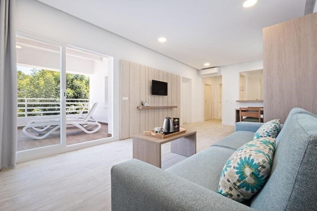 Azuline Palmanova Garden 3* суреті