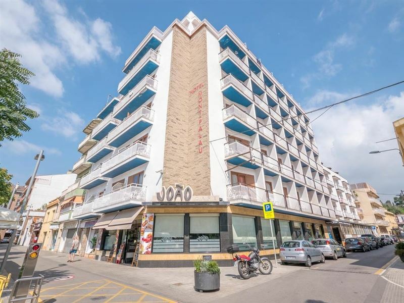 Hotel Checkin Montpalau 3* қонақ үйі