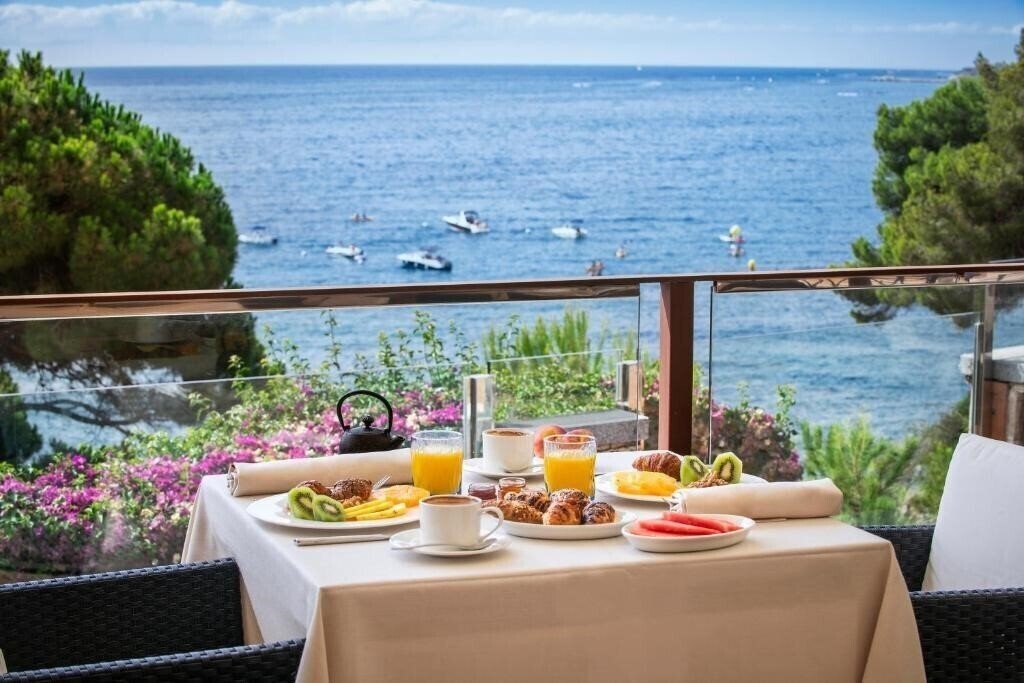Salles Hotel & SPA Cala del Pi 5* суреті