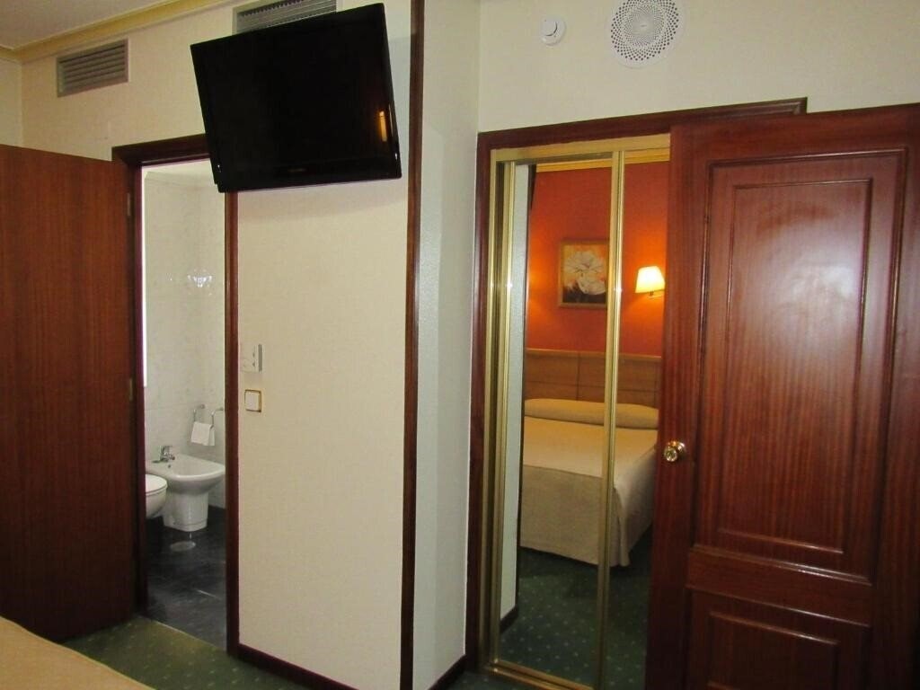 Фотография Virgen Del Camino 3*