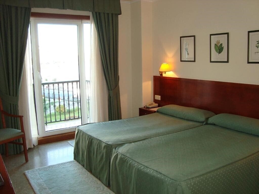 Фото Bahia Bayona 3*