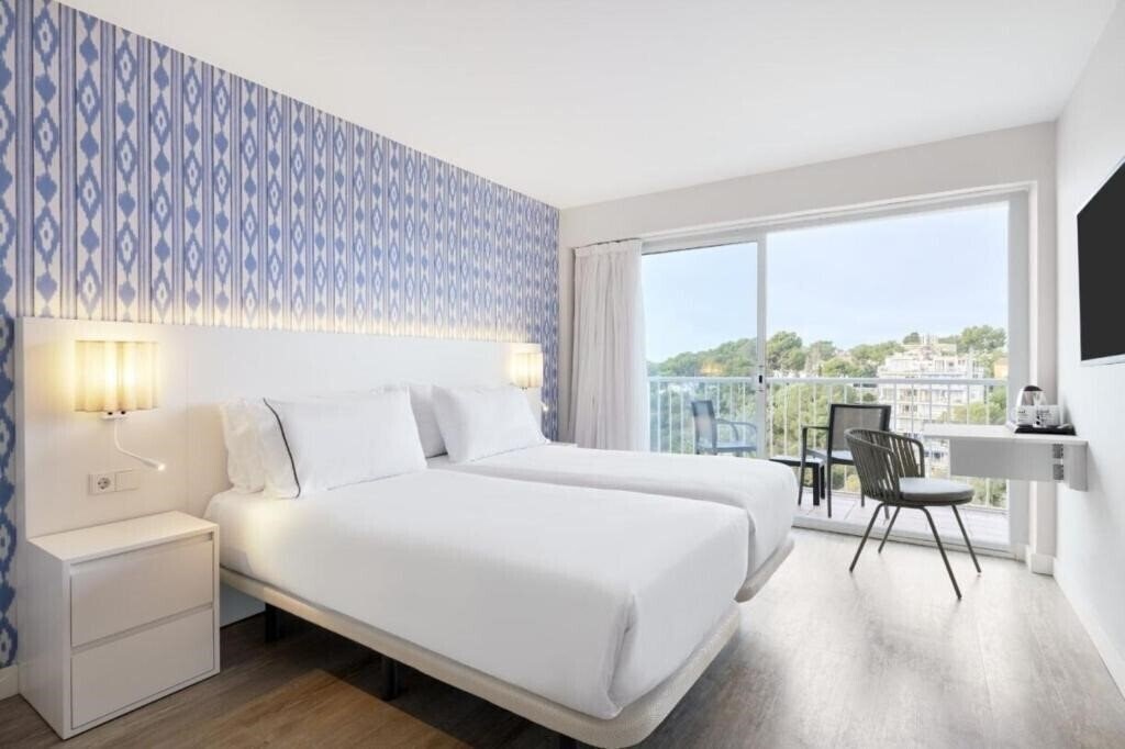 Exe Portals Nous 4* қонақ үйі