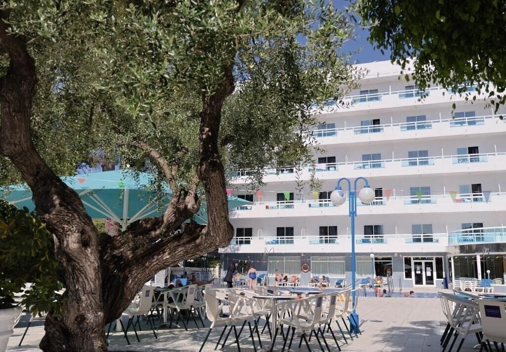 Santa Monica Salou 3* суреті