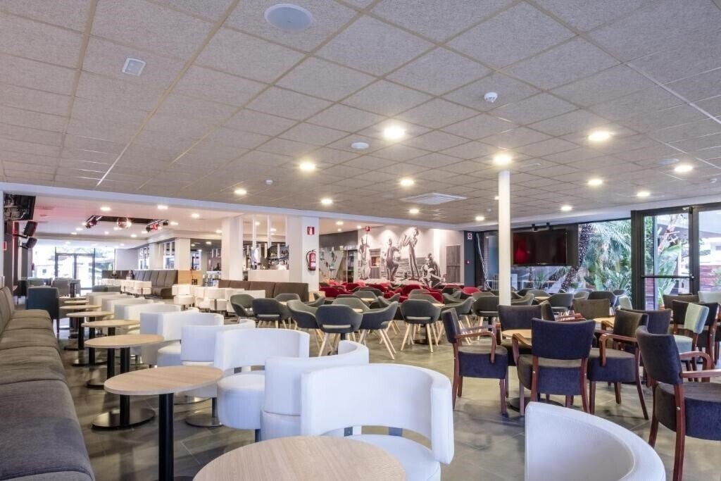 California Garden 3* суреті