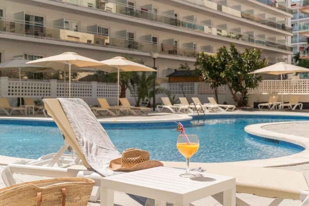 Rentalmar Salou Beach Apart 4* қонақ үйі