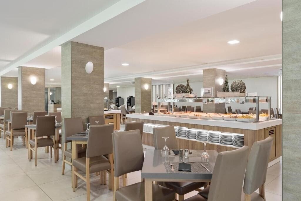 Best Los Angeles 4* суреті