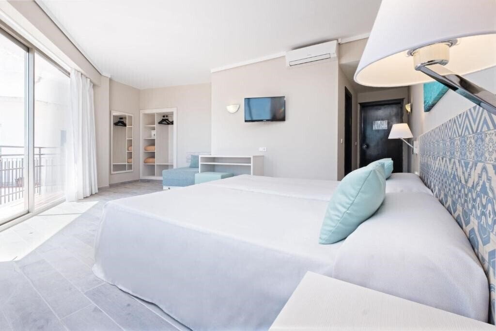 Фото Azuline Llevant Hotel 2*