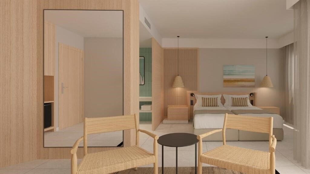 Aqua Hotel Montagut Suites 4* қонақ үйі