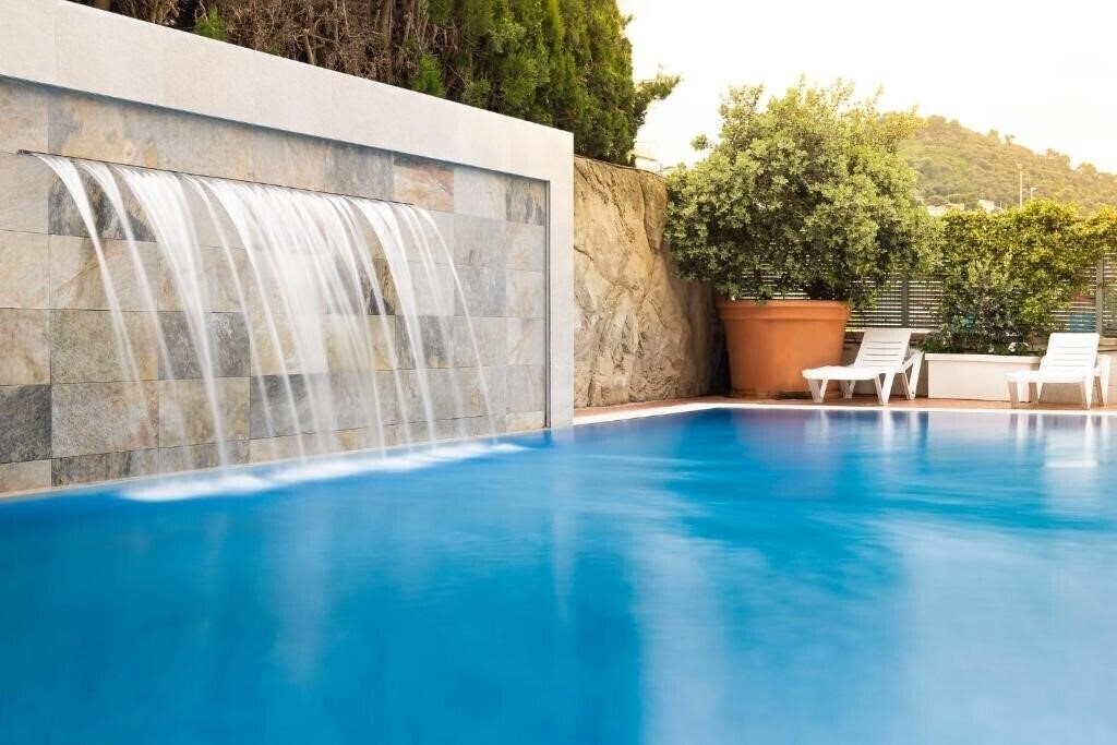 Отель Serhs Sant Jordi 3*