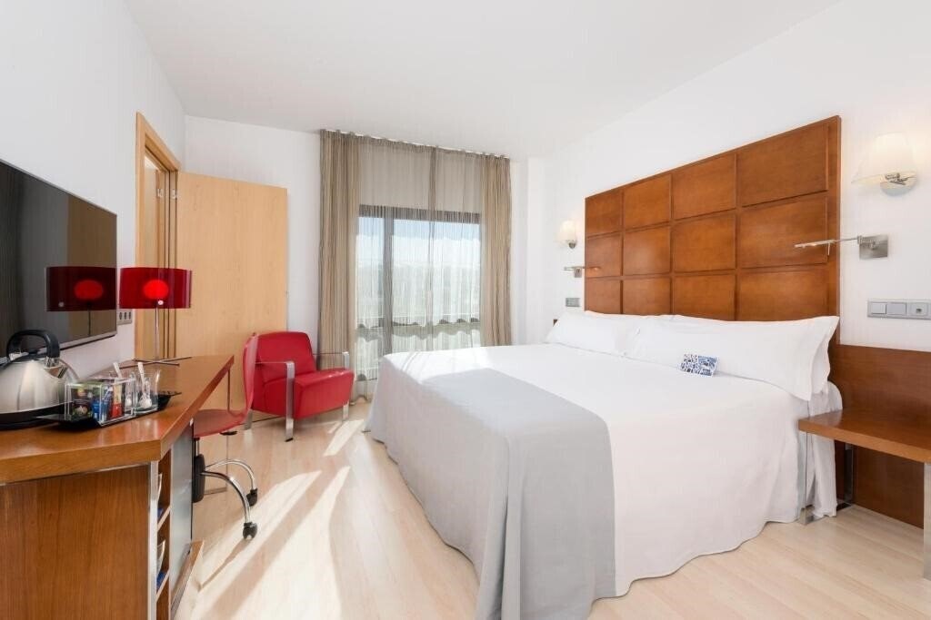 Отель Tryp Zaragoza Hotel 4*