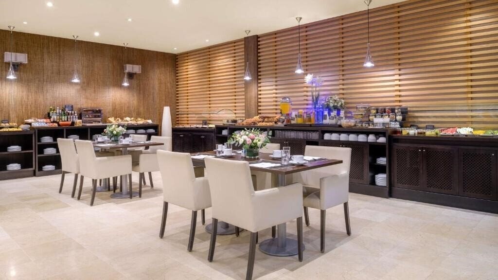 Nh Campo De Gibraltar 4* суреті