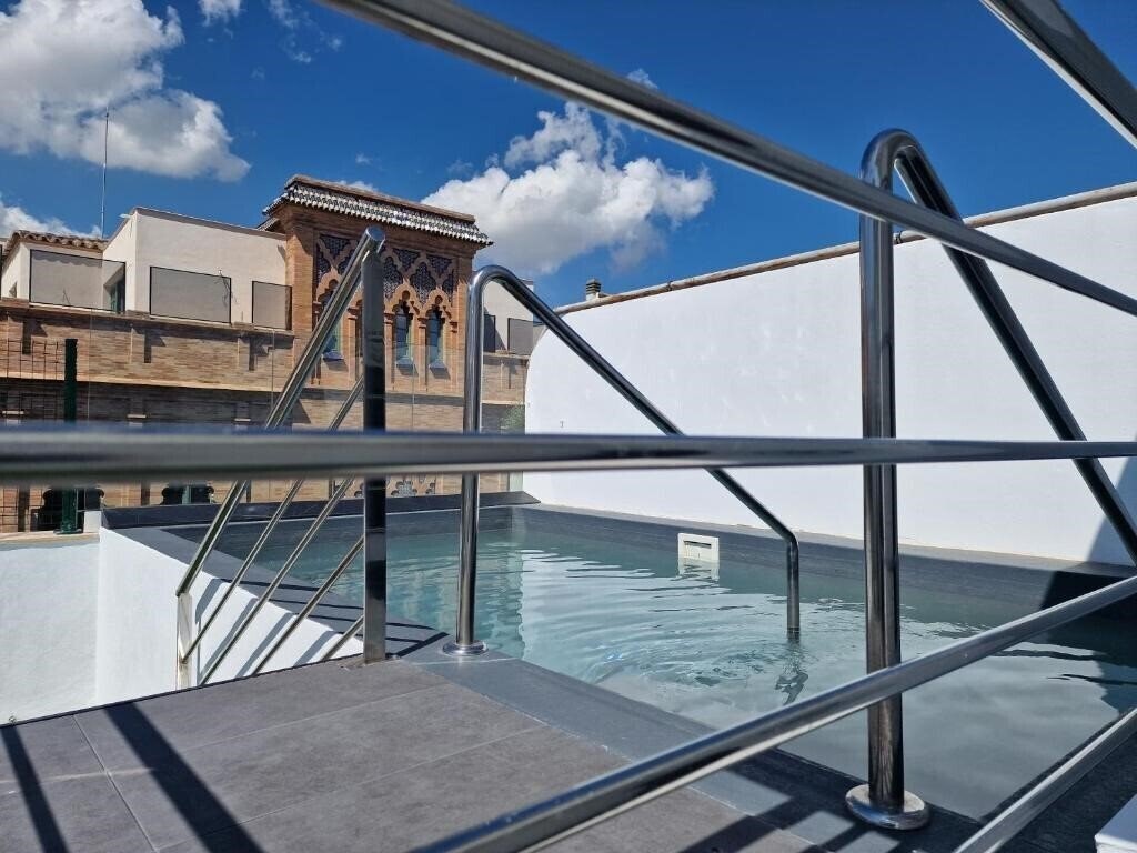 Изображение Hotel y Apartamentos Dona Lola (ex. Hotel Boutique Dona Lola) 2*