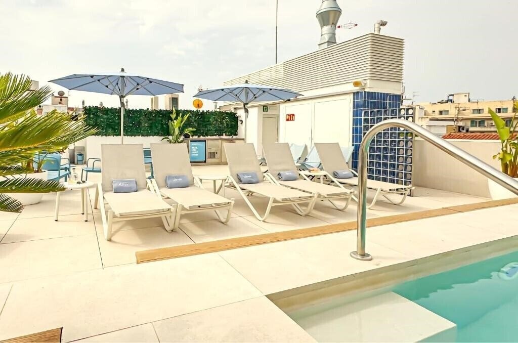 Отель Alenti Sitges & Restaurant 4*