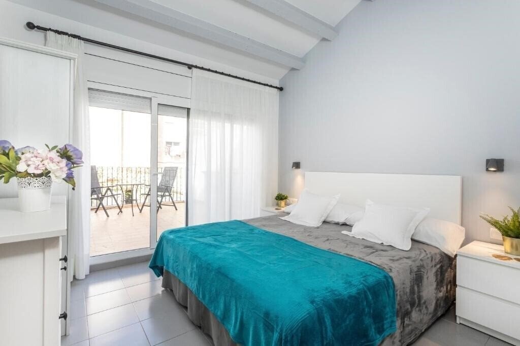 Отель Sitges Rustic Apartments 3*