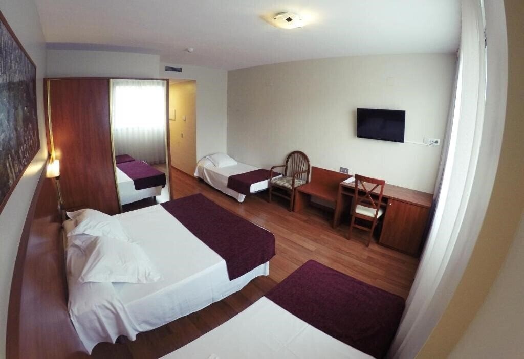 Hotel Reus Park 3* суреті