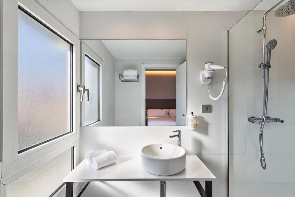 B&B Hotel Tarragona Centro Urbis (ex. Sercotel Urbis Centre) 3* фотосуреті