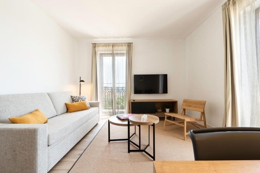 Port Plaza Apartments 3* қонақ үйі