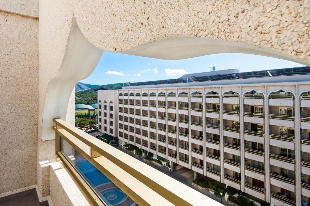 Kn Columbus 3* фотосуреті