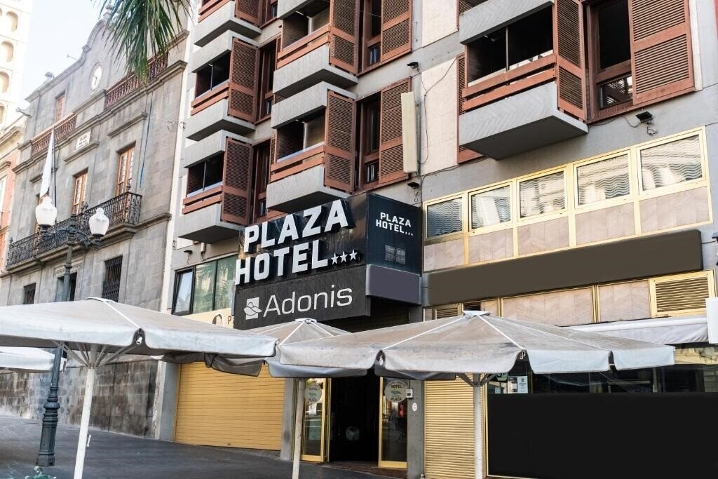 Hotel Adonis Plaza 3* фотосуреті