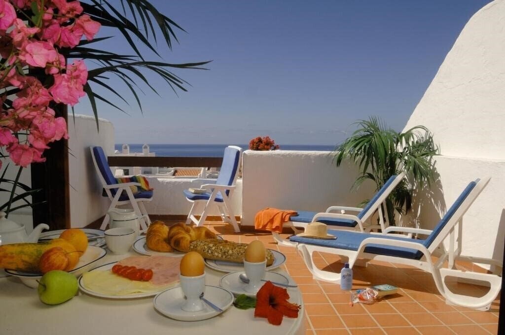 The Suites At Beverly Hills Tenerife Apts 3* суреті