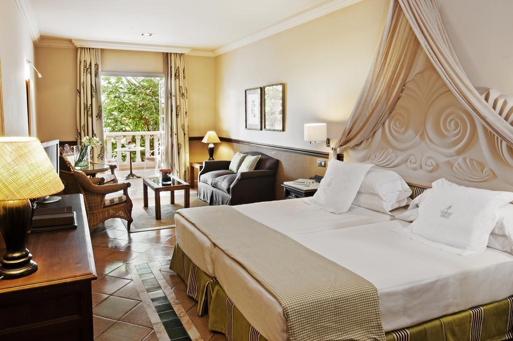 Фото Grand Hotel Bahia Del Duque 5*