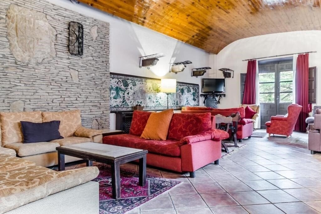 Hotel Albarracin 3* фотосуреті