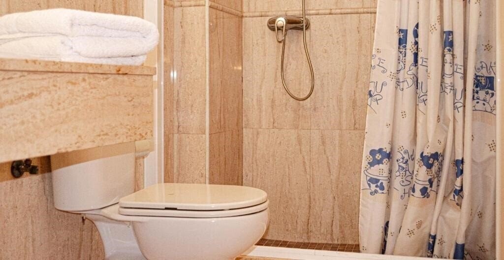 Фото Hostal Gran Via Levante 1*