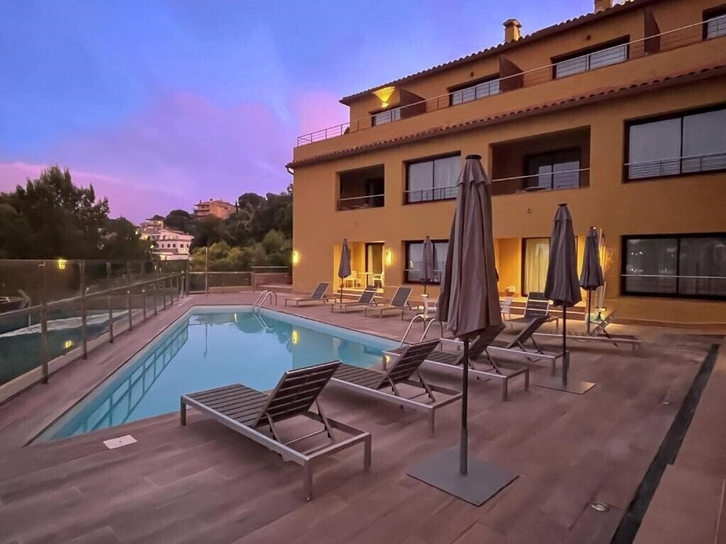 Отель Pierre & Vacances Villa Romana 3*