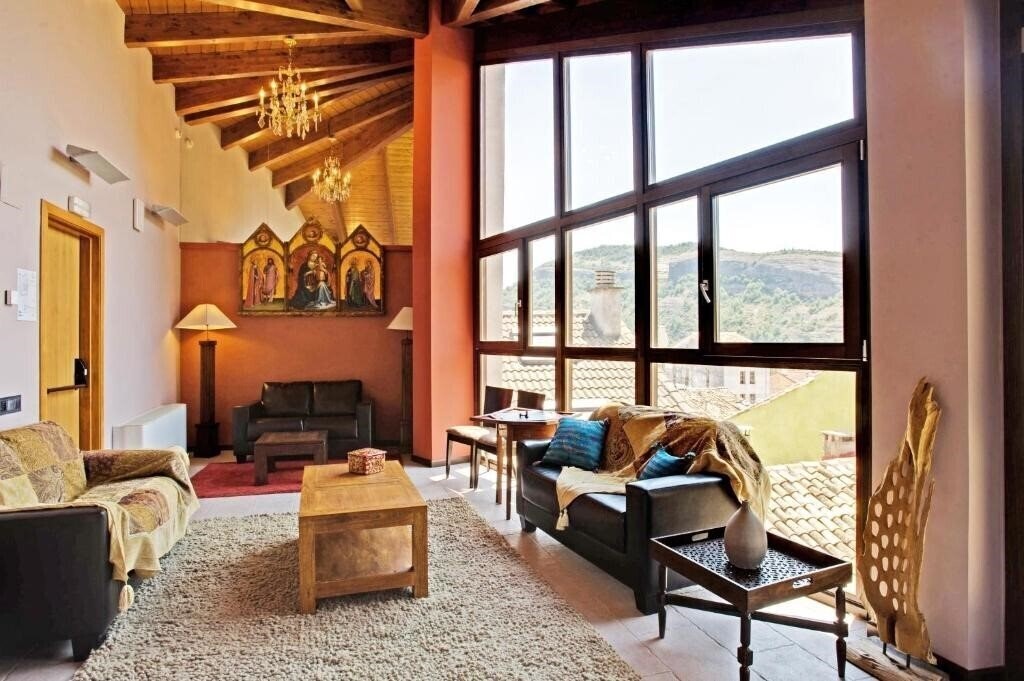 Hotel Palacio del Obispo (ex. Palacio del Obispo de Graus) 4* қонақ үйі