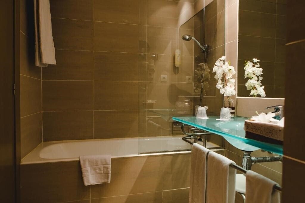 Mas Camarena 4* суреті