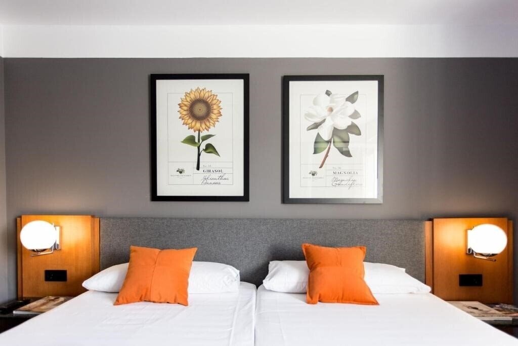 Изображение Malcom And Barret 3*