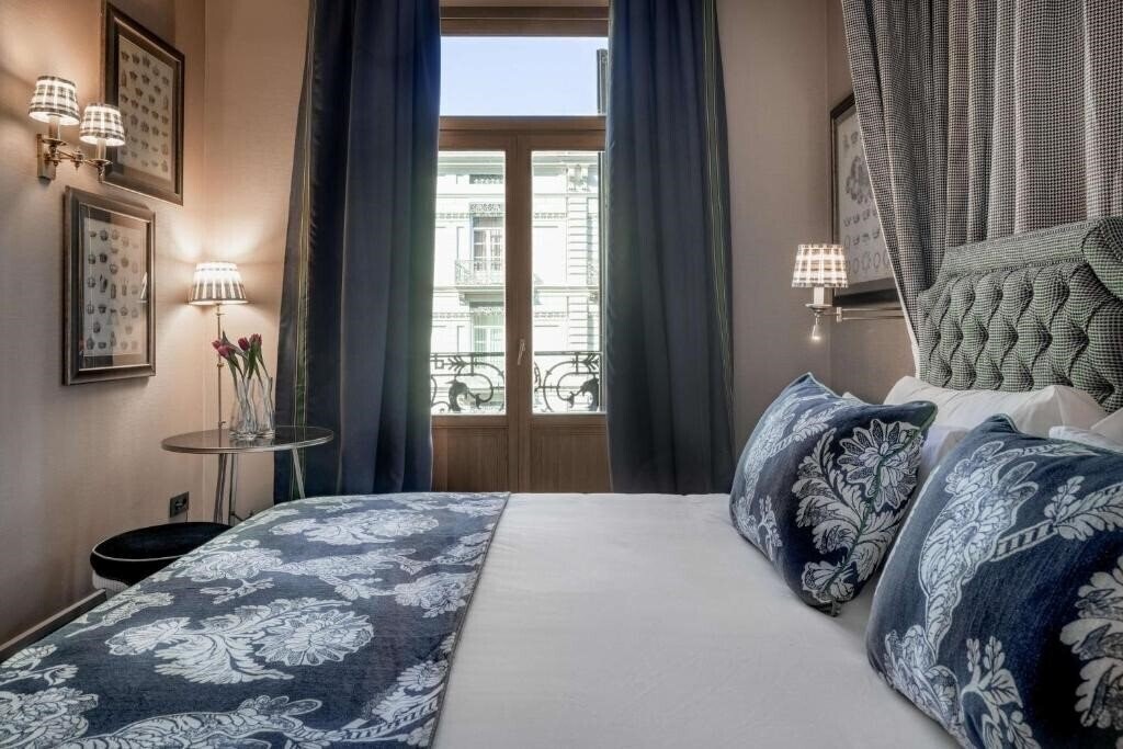 NH Collection Valencia Colon 4* қонақ үйі